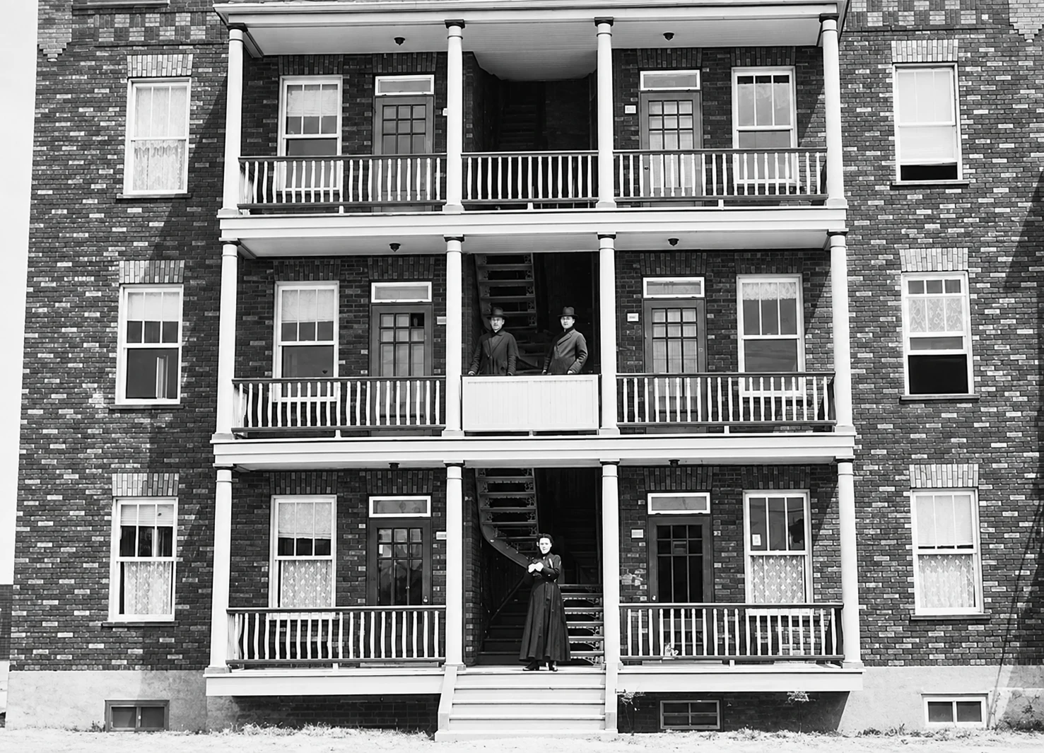 Temporary home, 1937–1939