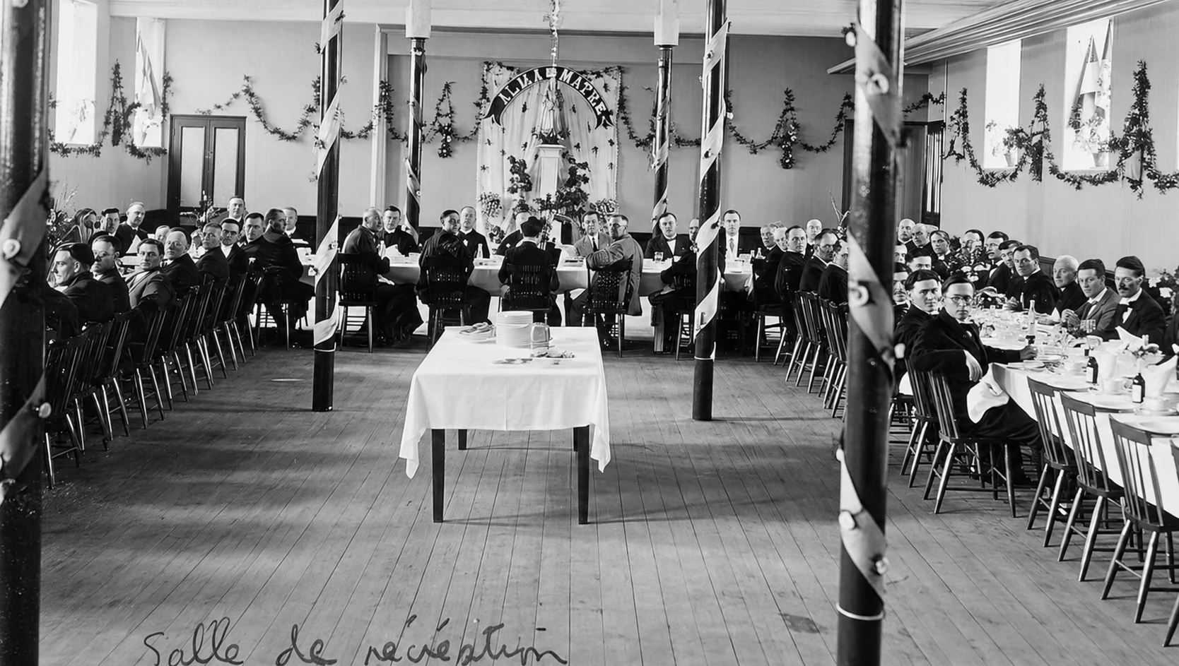 Formal banquet in the junior students’ recreation hall