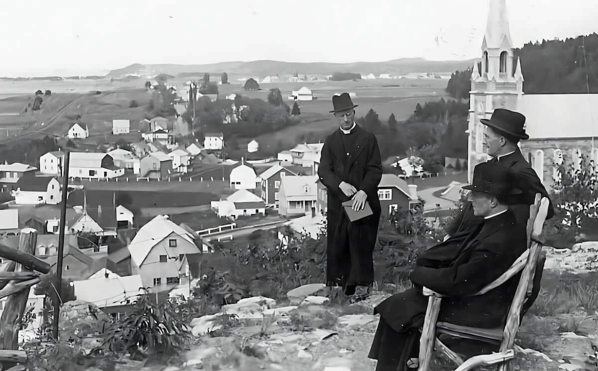Les Pères Bourque, Jauffret et Tressel à Pointe-au-Père